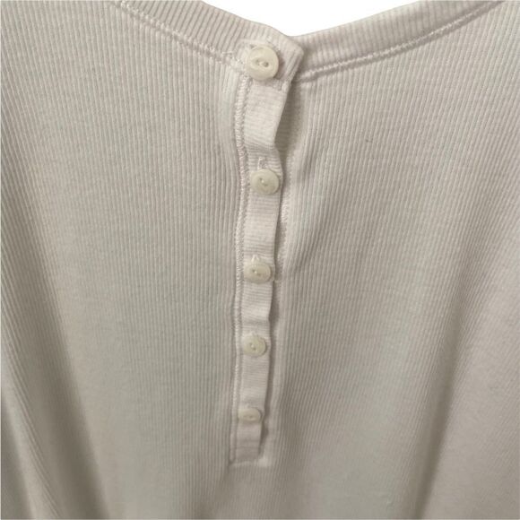 Rag & Bone Basic White Front Button Top in Size XS - Picture 5 of 7